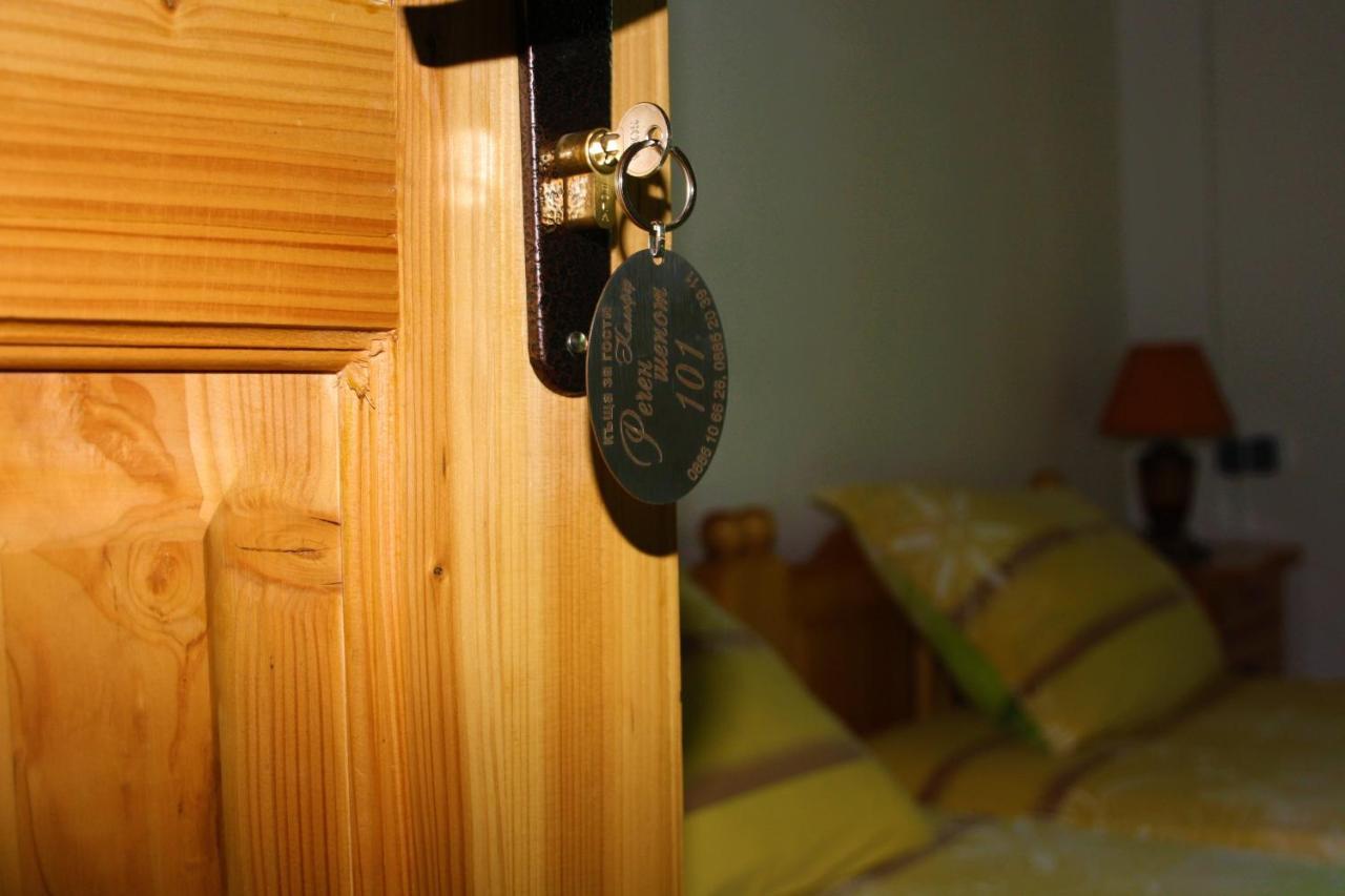 Къща Речен Шепот Hotel Kalofer Buitenkant foto