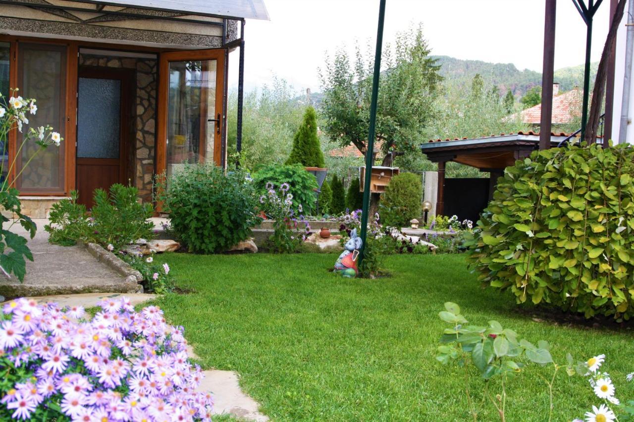 Къща Речен Шепот Hotel Kalofer Buitenkant foto