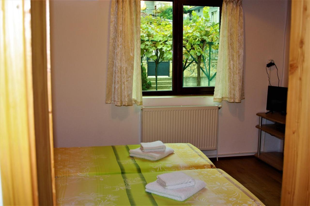 Къща Речен Шепот Hotel Kalofer Buitenkant foto